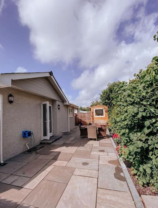 La Petite Maison Swansea Bagian luar foto