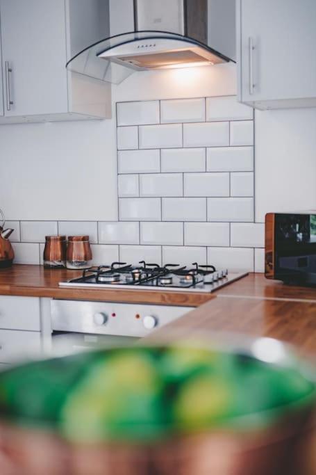 La Petite Maison Swansea Bagian luar foto